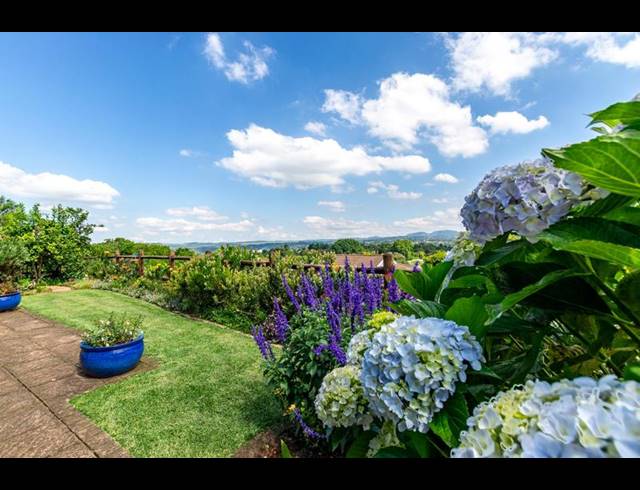 2 BEDROOM TOWNHOUSE FOR SALE IN EAGLE RIDGE ESTATE